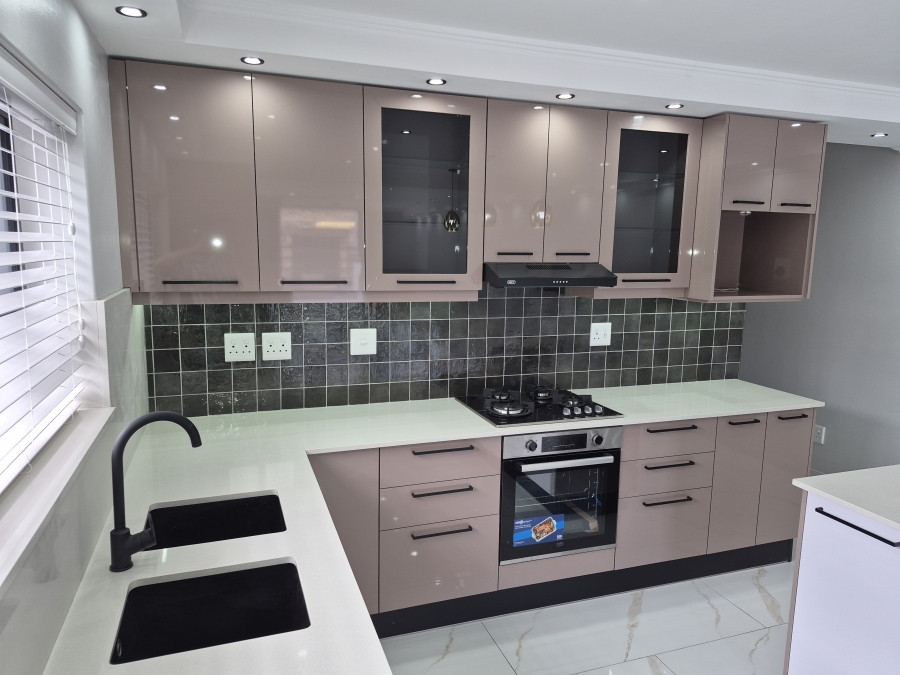 To Let 3 Bedroom Property for Rent in Rylands Western Cape